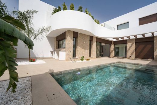 Detached House in Almoradí, Alicante
