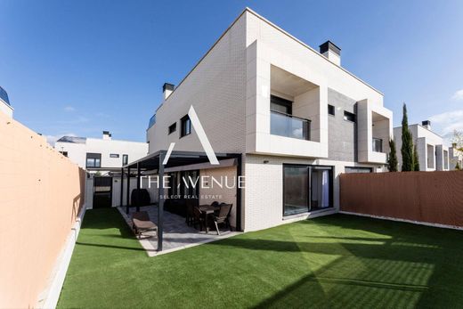 Chalet Pareado en Boadilla del Monte, Provincia de Madrid