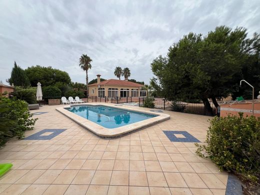 Villa in Dolores, Alicante