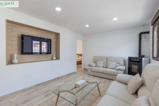 Einfamilienhaus in Zubia, Granada