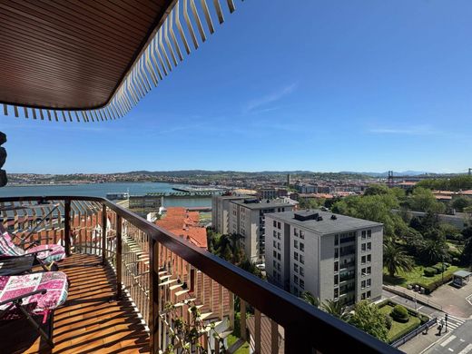 아파트 / Portugalete, Bizkaia