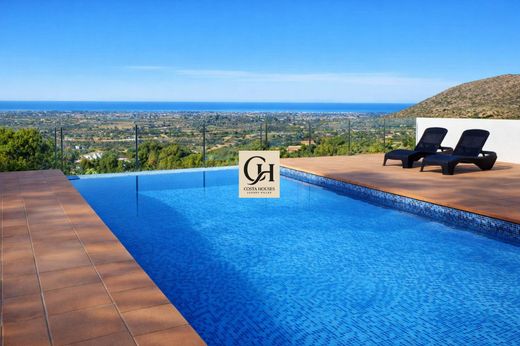 Villa in Pedreguer, Alicante