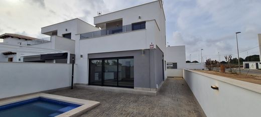 Villa in Playas de Orihuela, Alicante