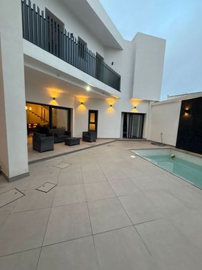 Casa Unifamiliare a La Línea de la Concepción, Cadice