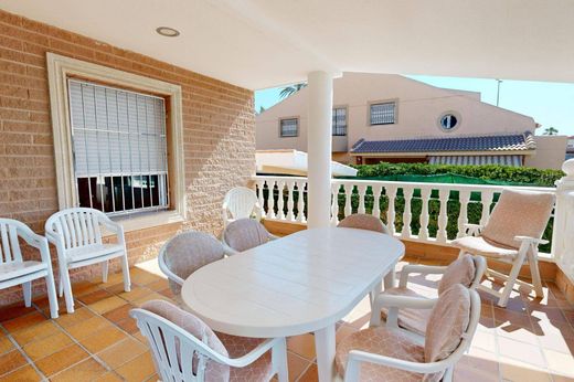 Einfamilienhaus in La Manga del Mar Menor, Provinz Murcia