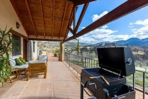 ﻣﻨﺰﻝ ﺭﻳﻔﻲ/ ﺑﻴﺖ ﻤﺰﺭﻋﺔ ﻓﻲ Penáguila, Provincia de Alicante