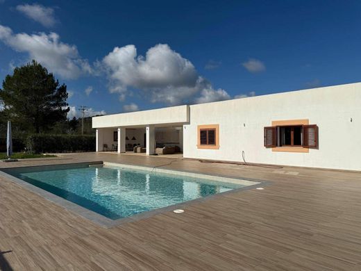 Villa in Santa Eulària des Riu, Balearen