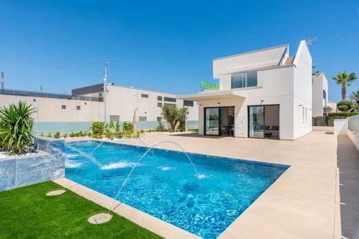 Villa in Playas de Orihuela, Alicante