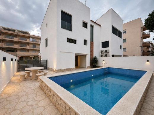 Detached House in Roses, Province of Girona