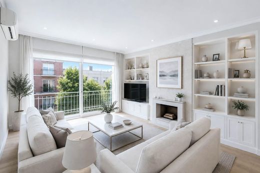 Apartment / Etagenwohnung in Barcelona, Provinz Barcelona