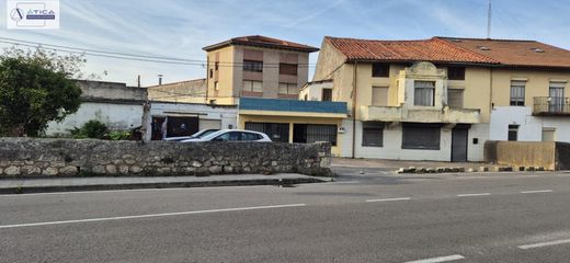 Semidetached House in Santander, Province of Cantabria