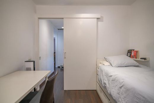 Apartment / Etagenwohnung in Barcelona, Provinz Barcelona