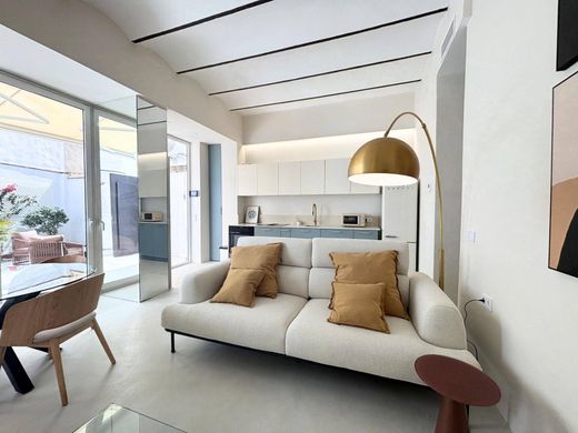 Apartment / Etagenwohnung in Valencia, Provinz Valencia