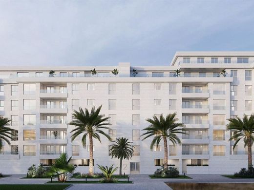 Apartment / Etagenwohnung in Marbella, Málaga