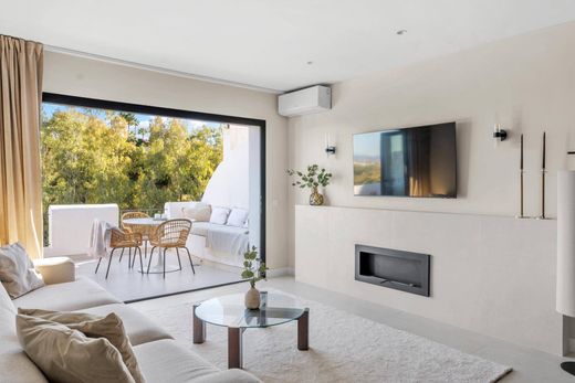 Apartment / Etagenwohnung in Benahavís, Málaga