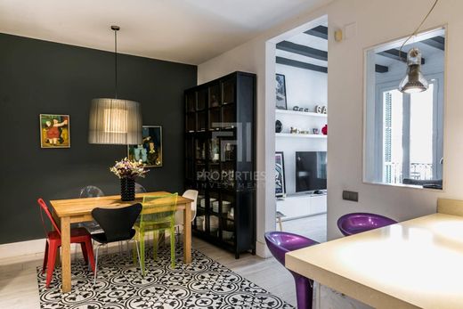 Apartment / Etagenwohnung in Barcelona, Provinz Barcelona