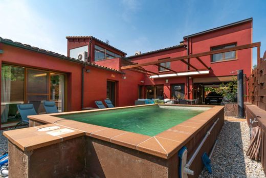 Detached House in Vulpellac, Province of Girona