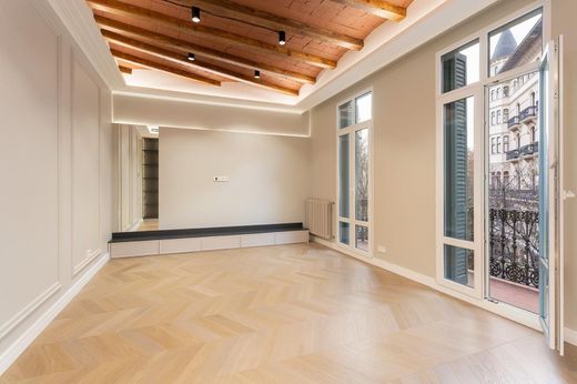 Apartment / Etagenwohnung in Barcelona, Provinz Barcelona