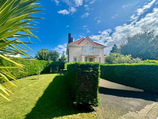 Detached House in Santa Cruz de Bezana, Province of Cantabria