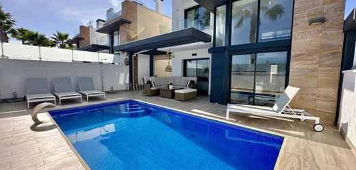 Villa in Playas de Orihuela, Alicante