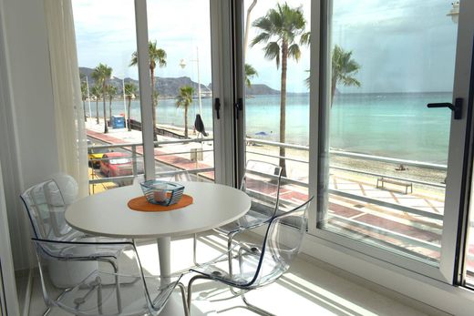 Apartment / Etagenwohnung in Altea, Alicante