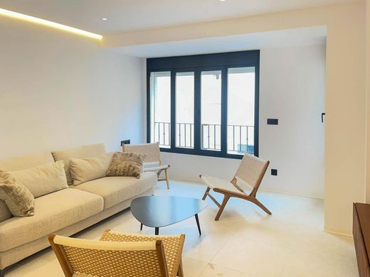 Apartment / Etagenwohnung in Alicante, Provinz Valencia