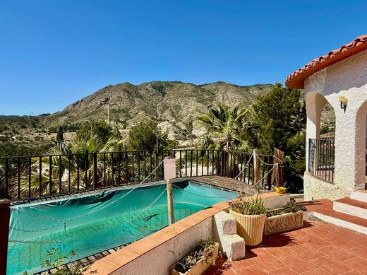 Detached House in Orcheta, Alicante