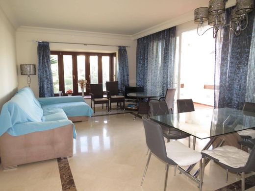 Apartment in Benahavís, Malaga