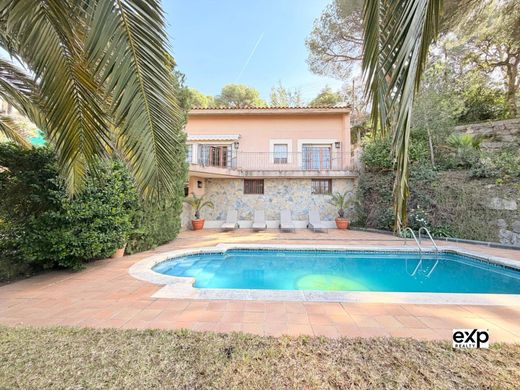 Einfamilienhaus in Mataró, Provinz Barcelona