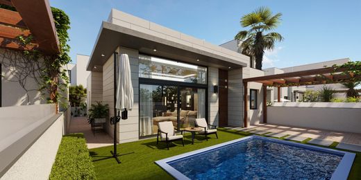 Villa in Pilar de la Horadada, Alicante