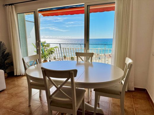 Apartment / Etagenwohnung in Canet de Mar, Provinz Barcelona