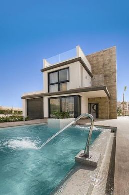 Villa in Playas de Orihuela, Alicante