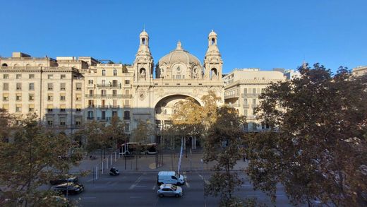 Apartment / Etagenwohnung in Barcelona, Provinz Barcelona