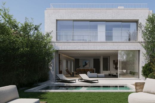 Detached House in Lisbon