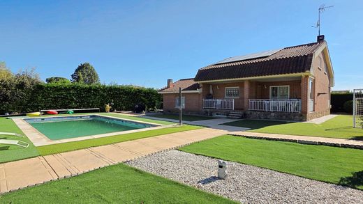 Einfamilienhaus in Nuevo Baztán, Provinz Madrid
