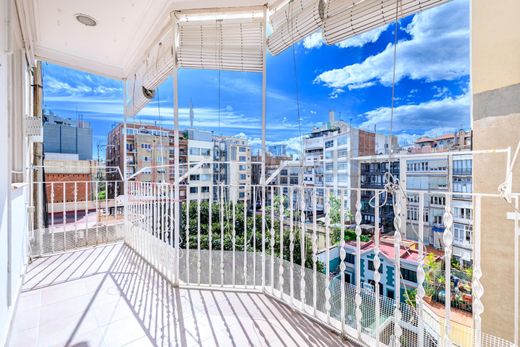 Apartment / Etagenwohnung in Barcelona, Provinz Barcelona