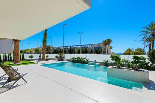 Villa in Playas de Orihuela, Provincia de Alicante