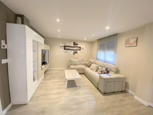 Chalet Pareado en Ayegui, Provincia de Navarra