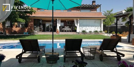 Detached House in Alpicat, Province of Lleida