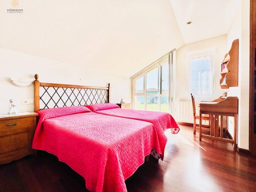 Einfamilienhaus in Villaviciosa, Provinz Asturien