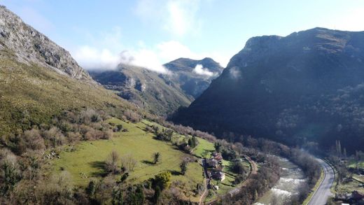 Grond in Argamé, Province of Asturias