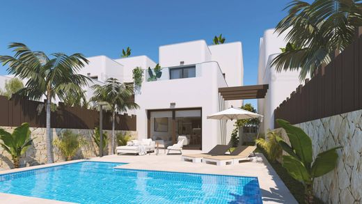 Villa in Pilar de la Horadada, Alicante