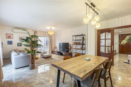 Apartment / Etagenwohnung in Granada, Andalusien