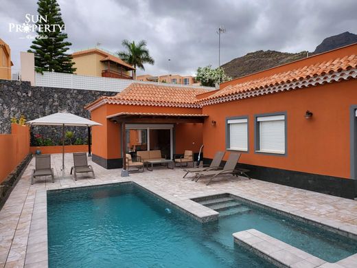 Villa in Adeje, Province of Santa Cruz de Tenerife