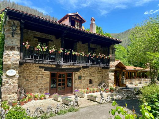 Hotel en Los Tojos, Cantabria