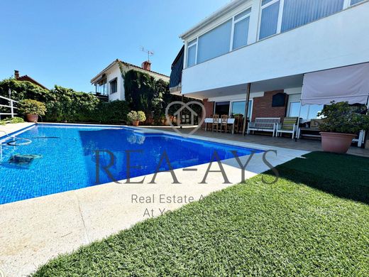 Detached House in Castelldefels, Province of Barcelona
