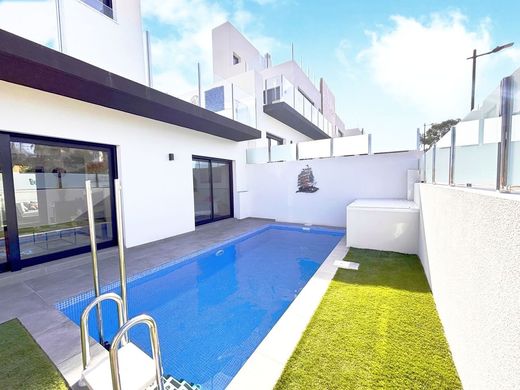 Villa in Playas de Orihuela, Alicante