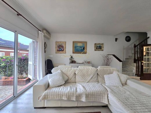 Luxus-Haus in El Masnou, Provinz Barcelona