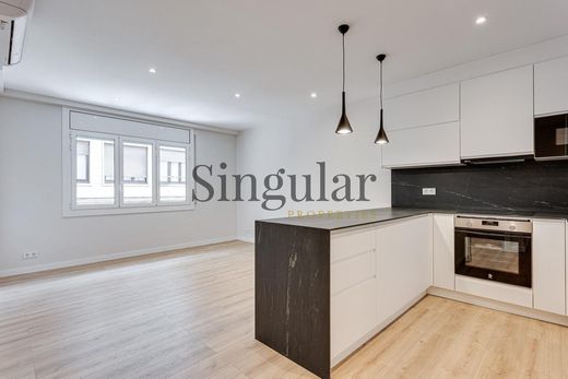 Apartment / Etagenwohnung in Barcelona, Provinz Barcelona