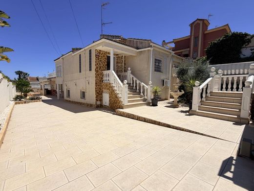 Villa in Torrevieja, Alicante